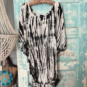 Ava Sky Monochrome Tie-Dye Tunic Dress Sold at Fighting Eel Hawaii designer